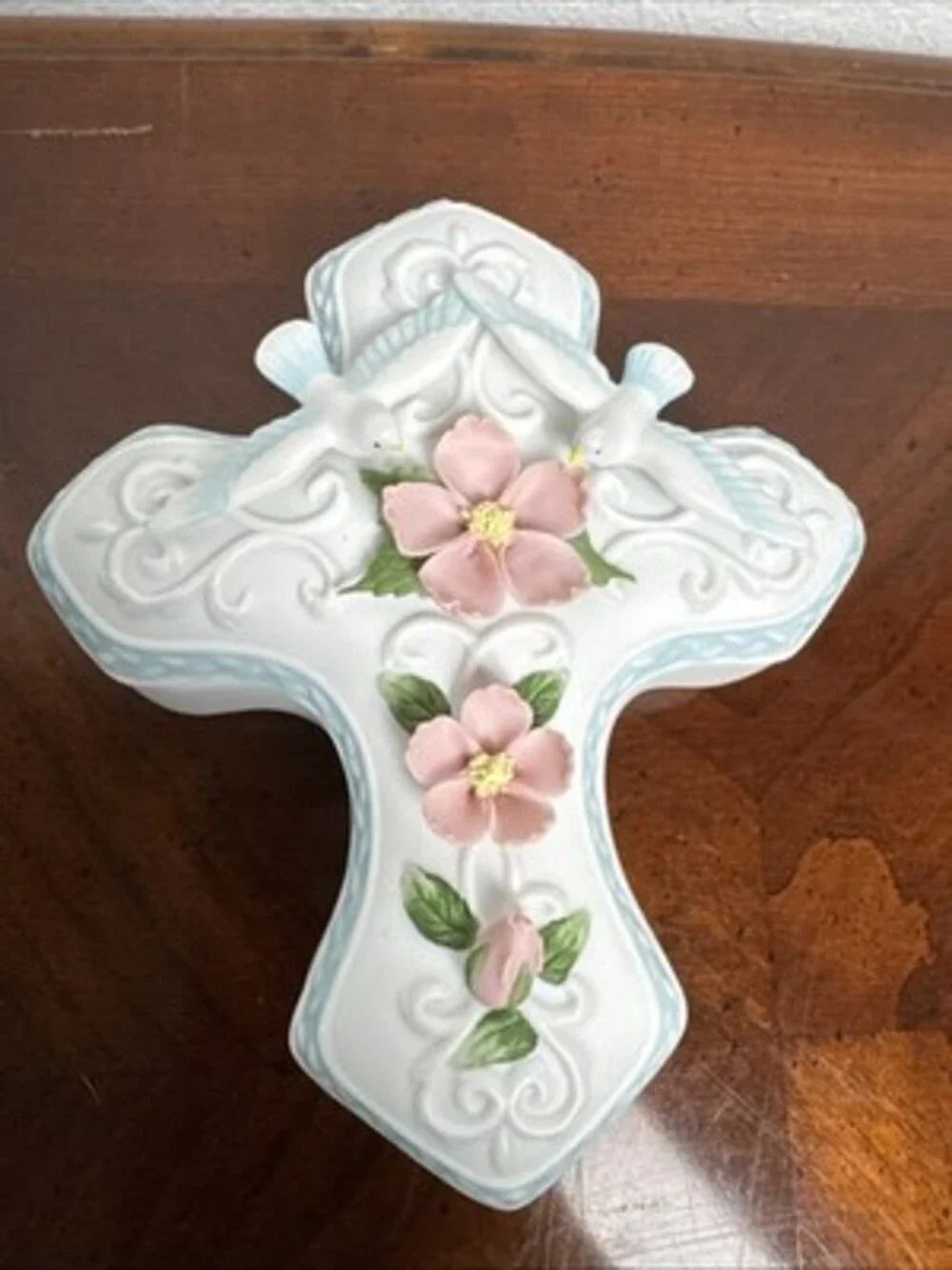 Avon Porcelain Cross Keepsake Trinket Jewelry Box 2002 New